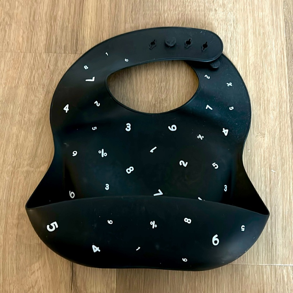 Mushie bib ABC